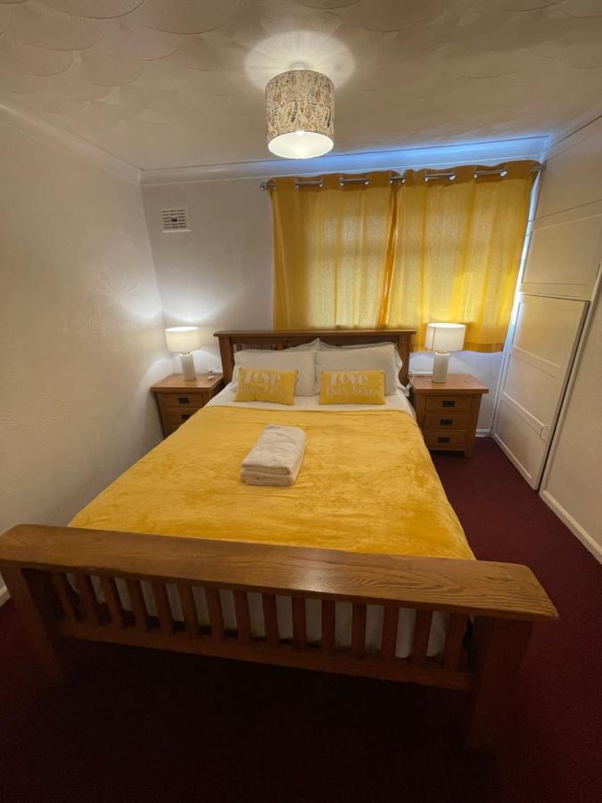 Holiday Home Cardiff City Sleeps 7 Kültér fotó