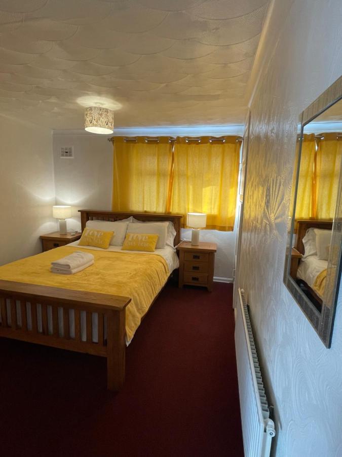 Holiday Home Cardiff City Sleeps 7 Kültér fotó