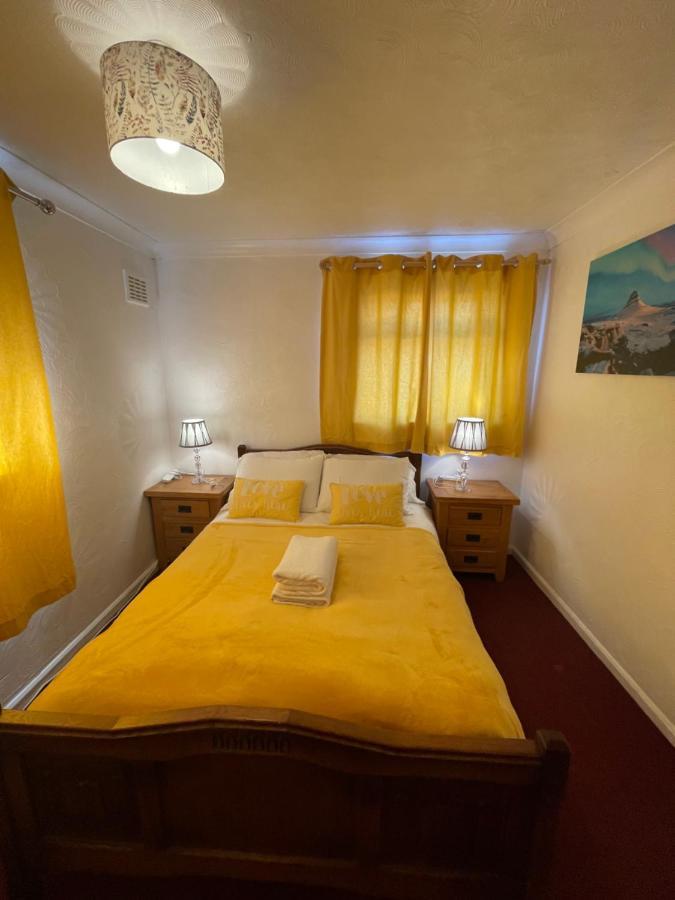 Holiday Home Cardiff City Sleeps 7 Kültér fotó