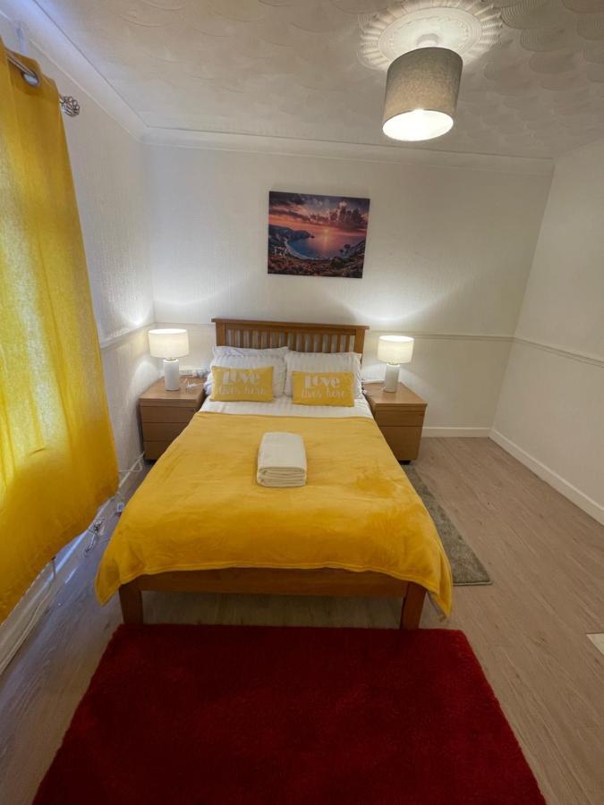 Holiday Home Cardiff City Sleeps 7 Kültér fotó