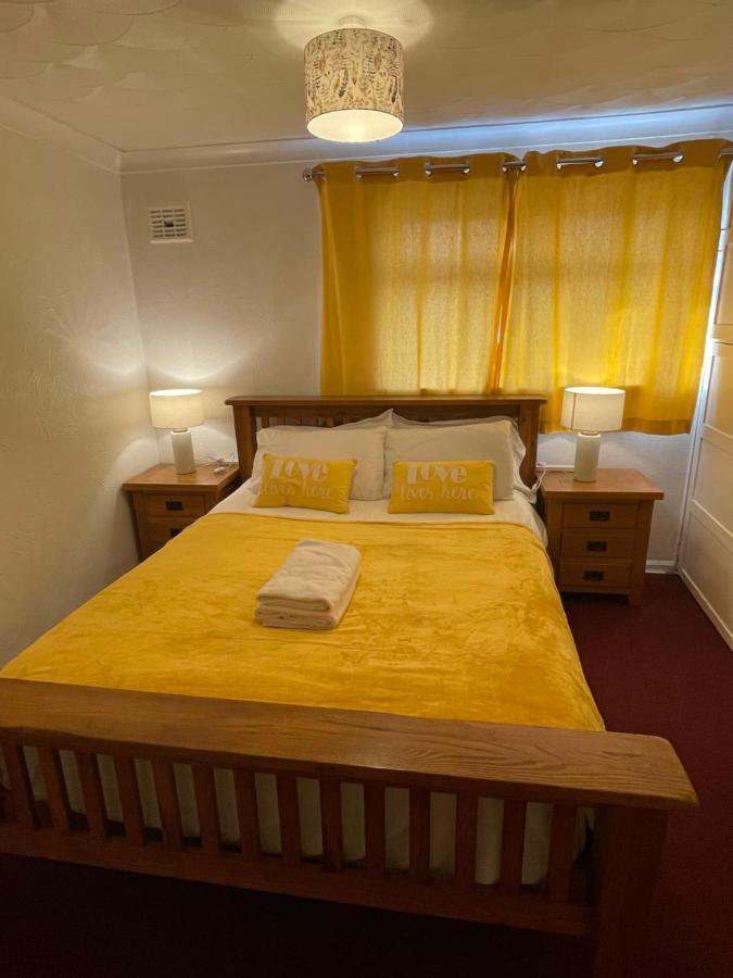 Holiday Home Cardiff City Sleeps 7 Kültér fotó