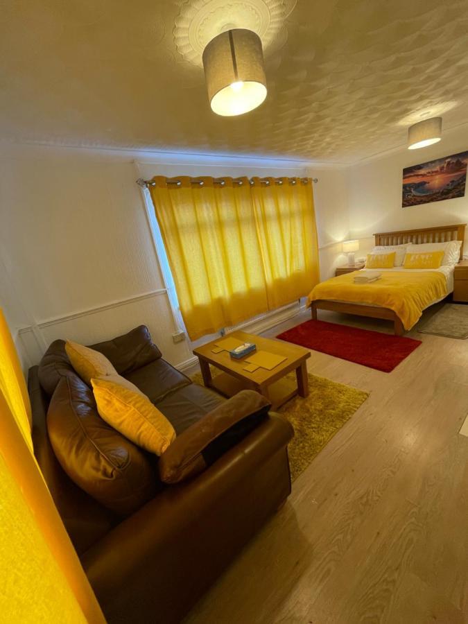 Holiday Home Cardiff City Sleeps 7 Kültér fotó
