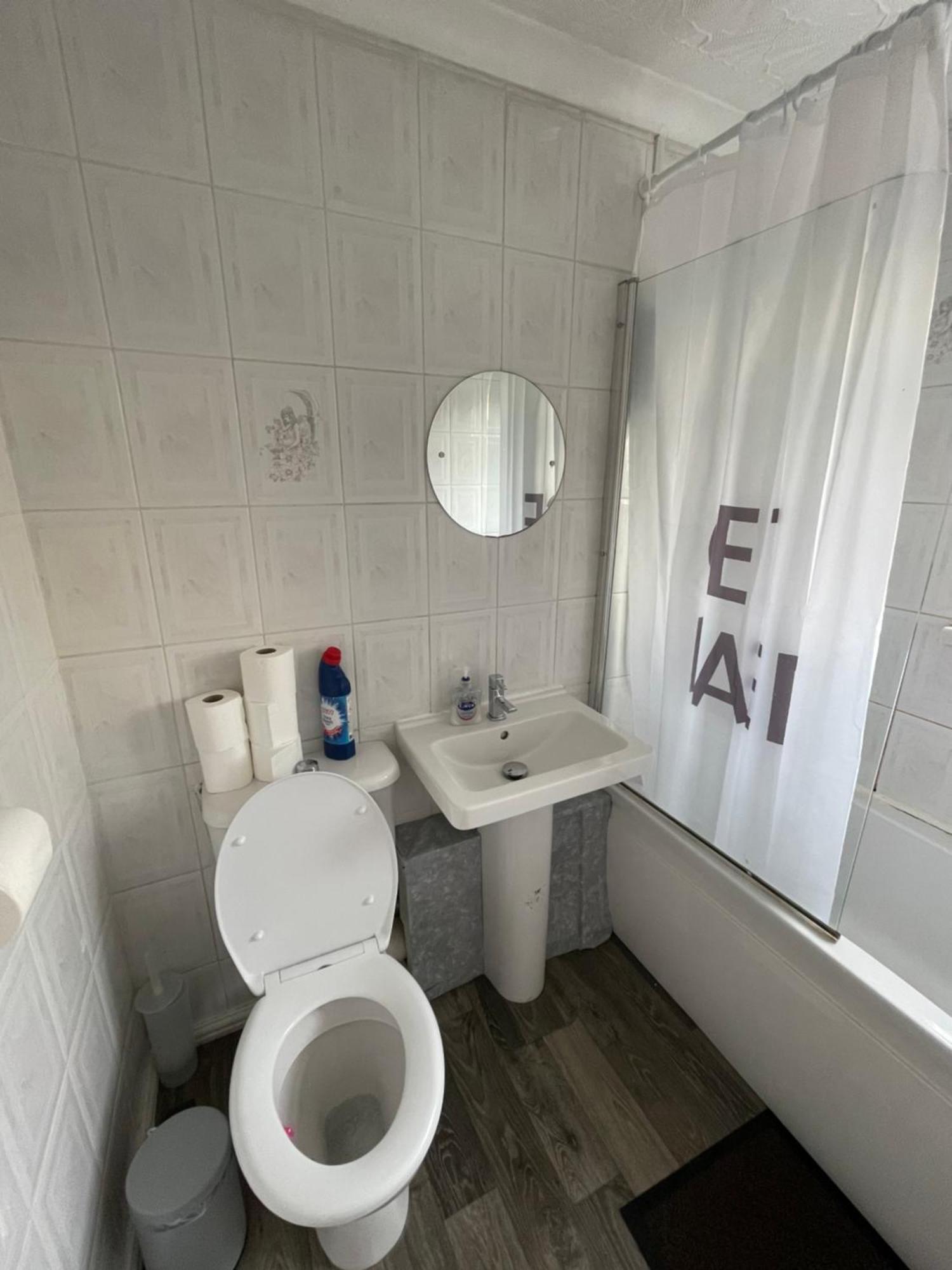 Holiday Home Cardiff City Sleeps 7 Kültér fotó