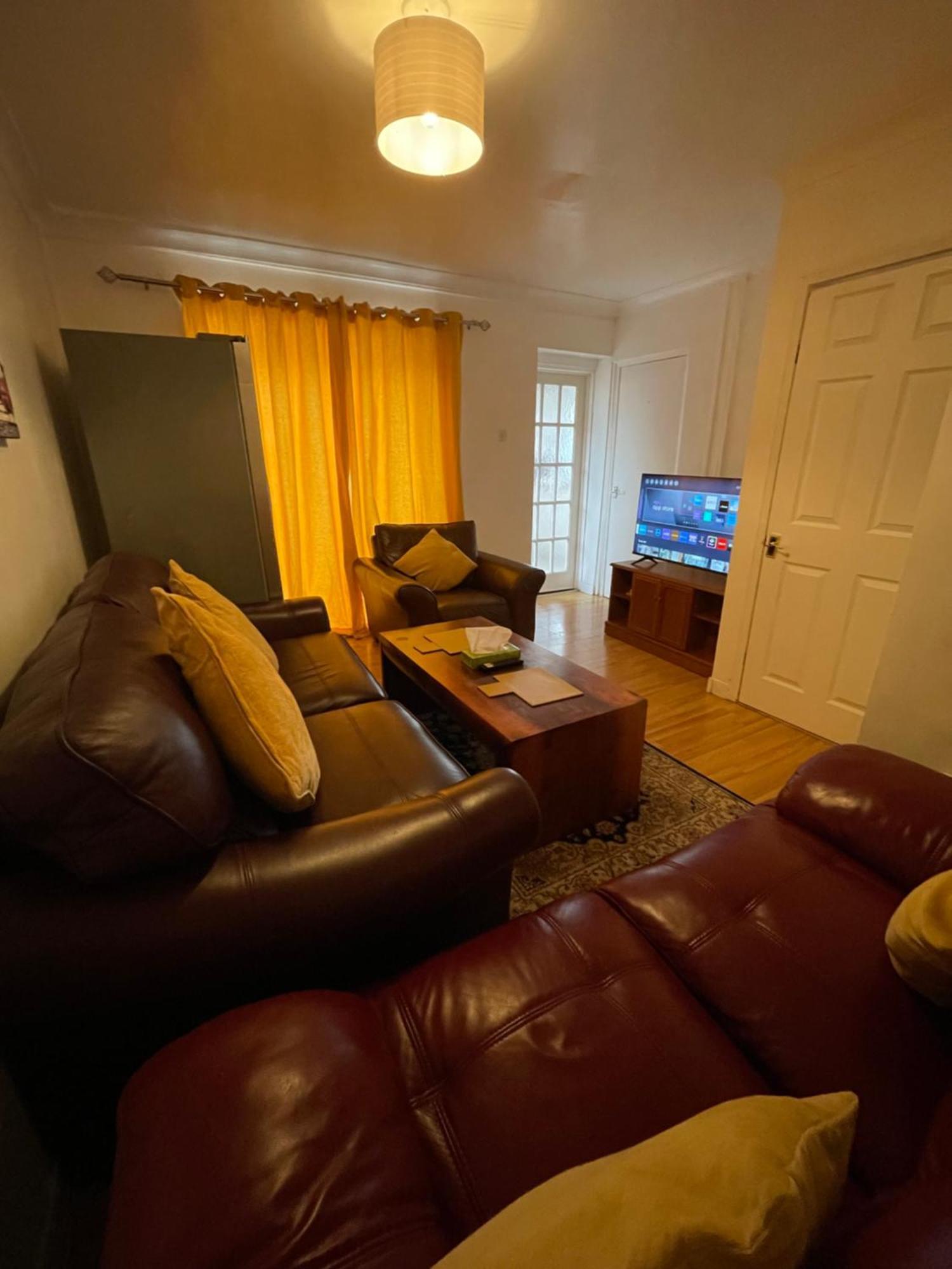 Holiday Home Cardiff City Sleeps 7 Kültér fotó